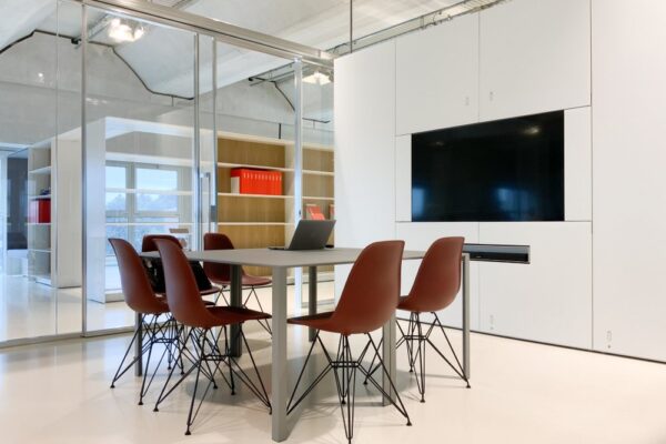 unifor-ospita-ambienteufficio-showroom-di-verano-6