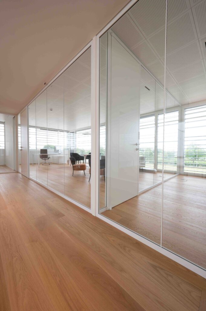 Design modulare: come adattare gli spazi alle esigenze che cambiano 2 Arredare ufficio con pareti mobili