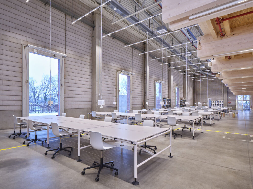 ufficio con pannelli fonoassorbenti